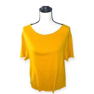 Cute Frilly Hemmer Yellow Tshirt
